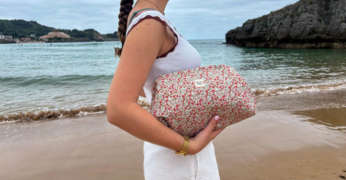 Pouch flores rojas